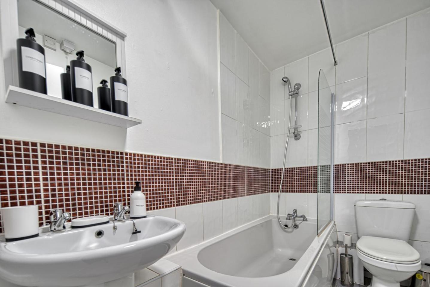 Central Nottingham 3 Bed House With Driveway Exterior photo